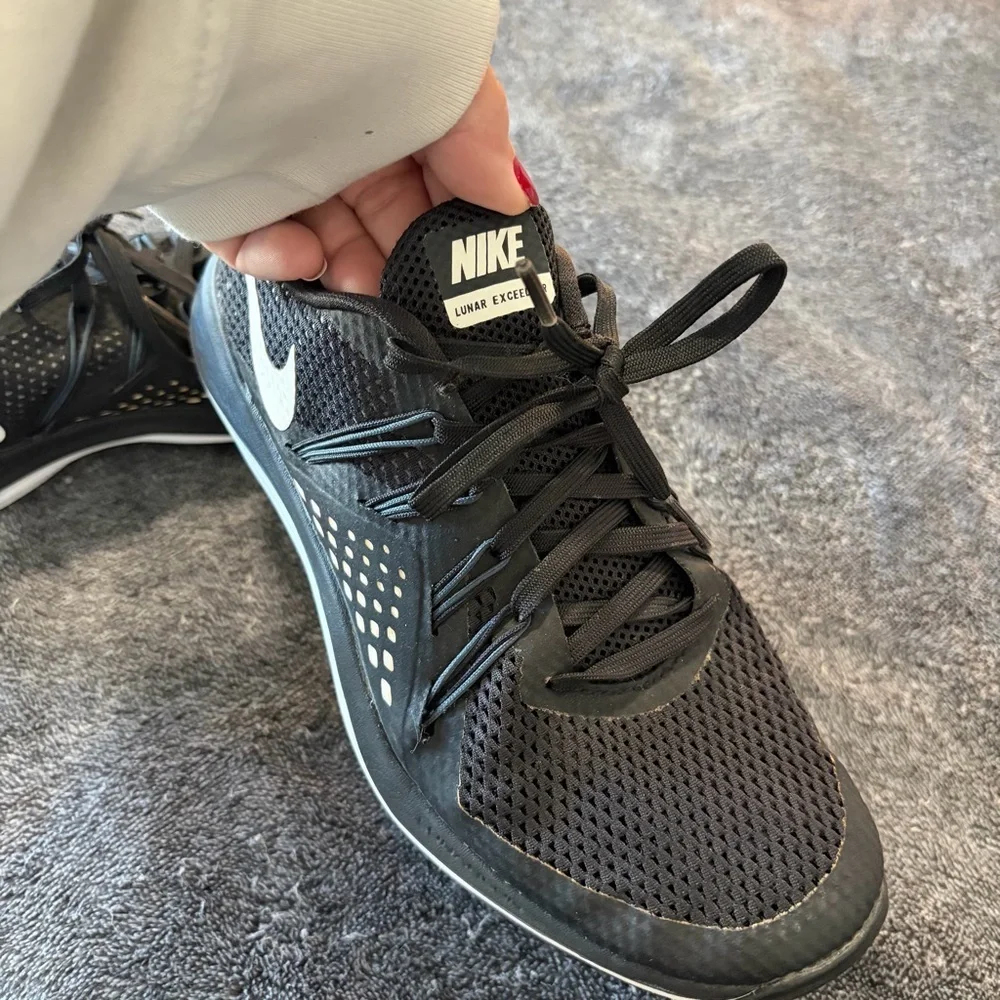 Nike Black White Athletic Running Sneakers Size 7